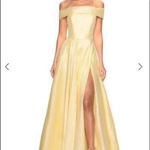 Yellow La Femme off the shoulder ball gown with high slit and pockets! Size 8